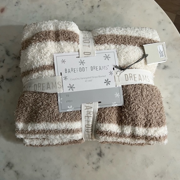 Other - Barefoot dreams throw